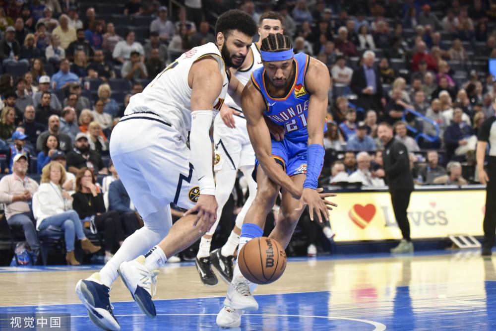 队员们纷纷 队员们纷纷